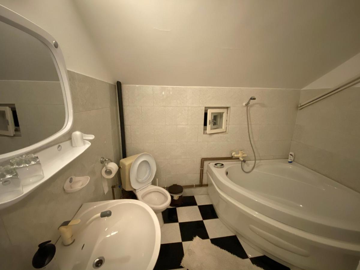 Apartament Mansarda Curtea De Arges Exterior photo
